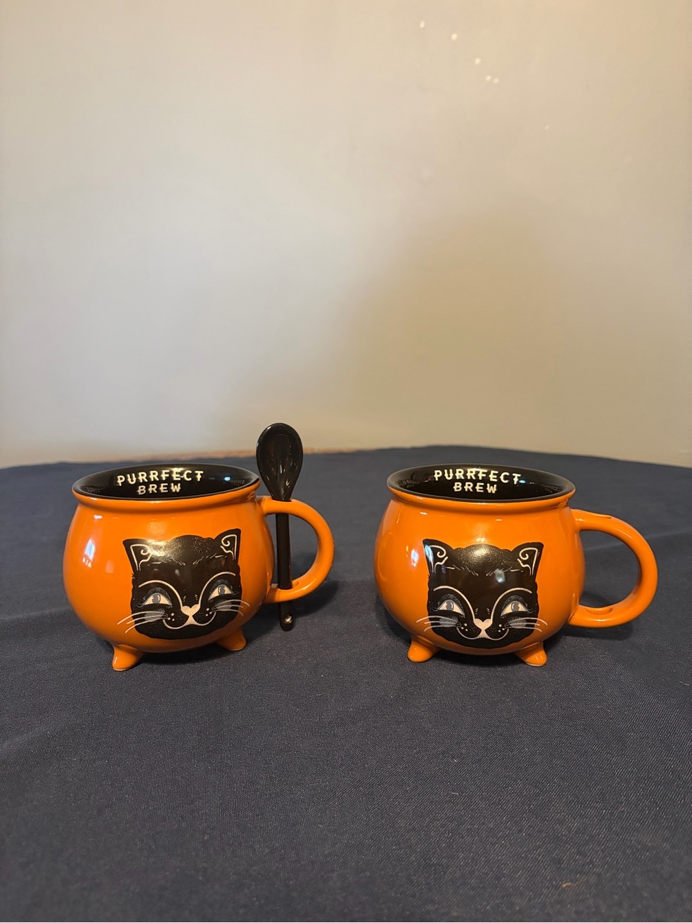 Celebrate Together™ 2 Halloween Cat Cauldron Mug and Spoon Set . 1 Missing Spoon